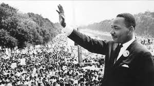 Martin Luther King: Ông là nhà hoạt động nhân quyền nổi tiếng người Mỹ gốc Phi, một trong những nhà lãnh đạo có ảnh hưởng lớn nhất trong lịch sử Mỹ cũng như lịch sử đương đại thế giới, được trao giải Nobel Hoà bình năm 1964. Martin Luther King được nhiều người trên khắp hành tinh ngưỡng mộ như một anh hùng, nhà kiến tạo hoà bình và thánh tử đạo. Ông lãnh đạo các phong trào đấu tranh đòi bình đẳng cho người da màu, công nhân trong các nhà máy và nhiều đối tượng khác trong xã hội.