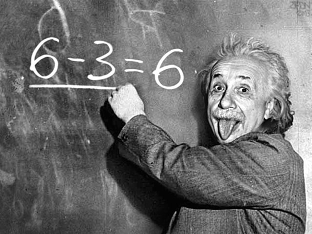 Albert Einstein: Nhà khoa học vĩ đại nhất thế kỷ 20 giành giải Nobel Vật lý năm 1921 nhờ khám phá ra hiệu ứng quang điện. Đây là hiện tượng các hạt electron bật ra khỏi miếng kim loại được chiếu sáng. Thông thường, electron quay quanh hạt nhân nguyên tử. Khi “va chạm” với ánh sáng có tần số thích hợp, electron sẽ hấp thụ năng lượng của photon rồi bật ra khỏi nguyên tử kim loại. Phát hiện của Einstein mở đường cho hàng loạt lĩnh vực như phát thanh, truyền hình,... đặt nền móng cho vật lý hiện đại.