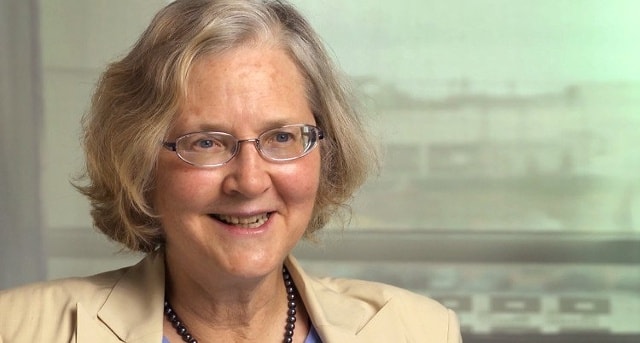 năm 2009, nhà khoa học có dòng máu lai Úc-Mỹ, Elizabeth Blackburn, đã đoạt được giải Nobel Sinh lý và Y khoa cho việc khám phá cách thức nhiễm sắc thể được bảo vệ bởi các enzyme telomere và telomerase.  Elizabeth đã phát hiện ra telomere khi bà đang tiến hành nghiên cứu loài Tetrahymena - một sinh vật đơn bào sống trong cặn bã bùn ao. Những sinh vật nhỏ bé này đã giúp nhà khoa học tìm ra cách thức các phân tử được gọi là telomere, tập trung trên đầu của nhiễm sắc thể, giúp cho chúng có khả năng phân chia mà không bị hư hỏng. Khi hiểu được quá trình bảo vệ của telomere thì đây sẽ là chìa khóa để làm chậm quá trình lão hóa tế bào.