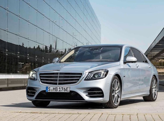 2. Mercedes. Mercedes có mức tăng trưởng cao nhất (+ 10%) trong toàn bộ các thương hiệu top 10 năm nay. Giá trị thương hiệu của hãng là 47,8 tỷ USD.