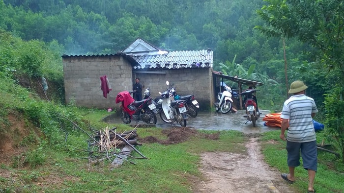 Ngôi nhà của gia đình anh Dinh - nạn nhân tử vong do bị sét đánh. Ảnh: Huy Thư