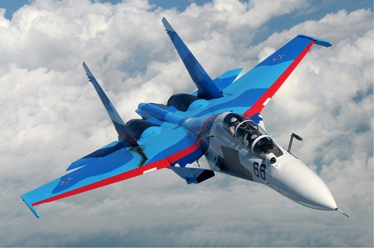 Tới những năm cuối của thập niên 80, một thành viên khác của Sukhoi Su-27 được ra đời là Su-30 dựa trên thiết kế nền tảng là chiếc Su-27. Su-30 là một chiến đấu cơ xuất khẩu rất 