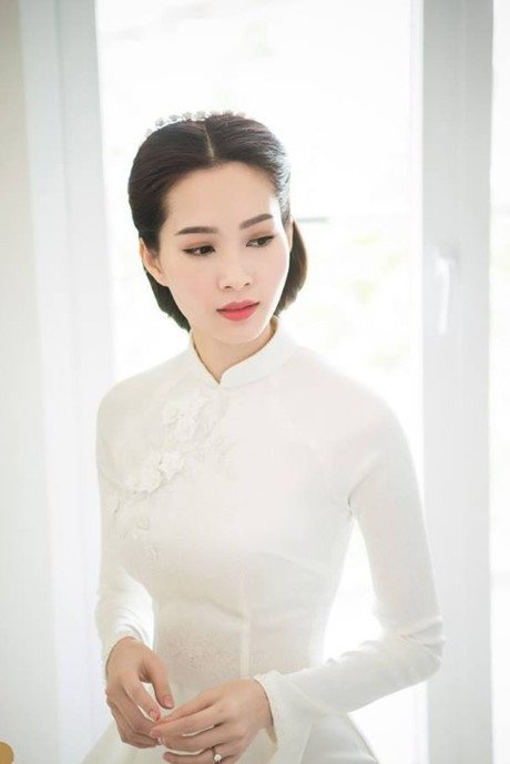 Cháu gái Lam Trường cố tình mặc váy nhái để gây chú ý