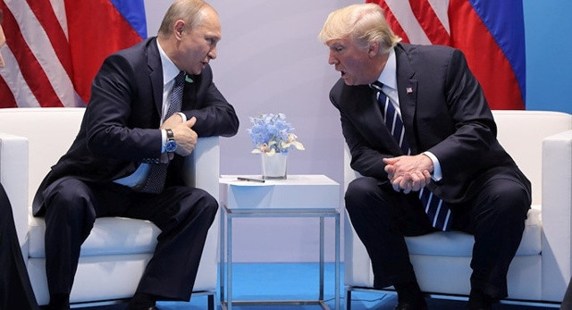 Trong công việc ông Putin cũng là người hết sức chủ động. Ông thường xuyên có các cuộc gặp với nguyên thủ các quốc gia như Tổng thống Donald Trump… Ảnh: Reuters