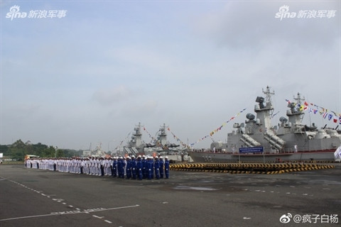 Hình ảnh lễ thượng cờ tàu tên lửa tấn công nhanh M5 và M6 của Việt Nam xuất hiện trên báo Trung Quốc