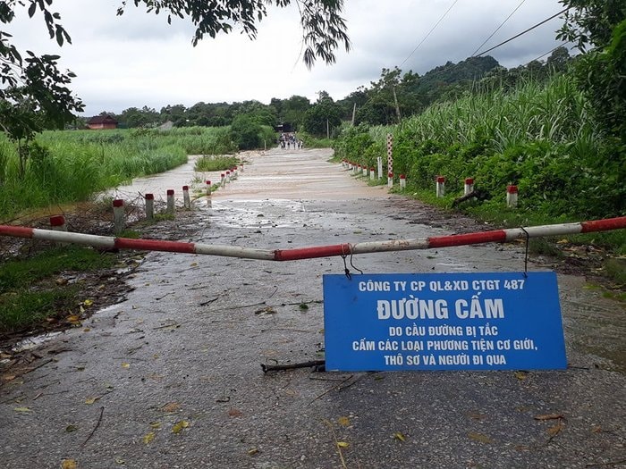 Cầu tràn Thọ Sơn bị ngập