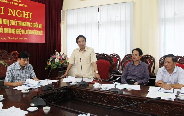 Ông Võ Duy Việt – Giám đốc Sở Tài nguyên và Môi trường, thừa nhậ một số tồn tại, hạn chế. Ảnh: Minh Chi