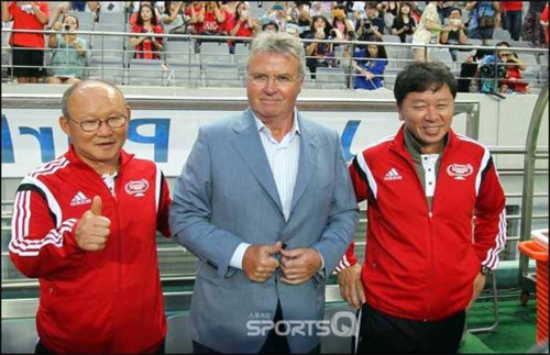 bau-duc-dua-cuu-tro-ly-cua-guus-hiddink-ve-giai-cuu-hagl-1