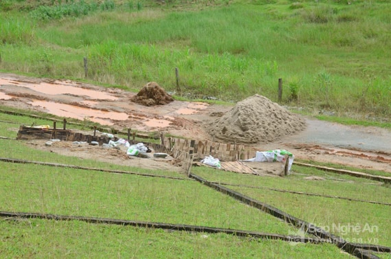 Vị trí rò rỉ của thân đập hồ chứa nước Đá Hàn đã được khắc phục. Ảnh: Thành Duy