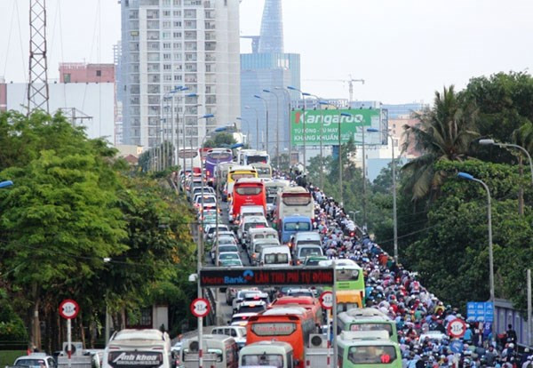 Cửa ngõ TPHCM thường xuyên kẹt xe nghiêm trọng