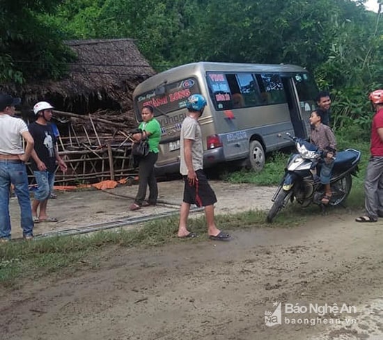 Tình trạng sạt lở diễn biến phức tạp trong thời gian qua là nguyên dân dẫn đến nhiều vụ tai nạn trên quốc lộ 7. Ảnh: Lữ Phú