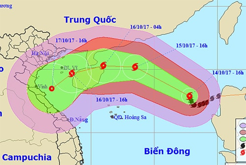 Ảnh mây vệ tinh bão Khanun lúc 17h ngày 14/10. Nguồn: Trung tâm khí tượng thuỷ văn Trung ương.