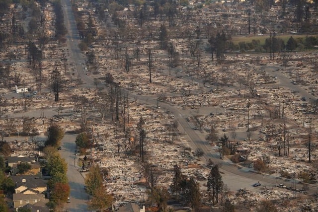 Hình ảnh tan hoang sau vụ cháy rừng ở Santa Rosa, California, ngày 11 tháng 10 năm 2017. Ảnh: Reuters