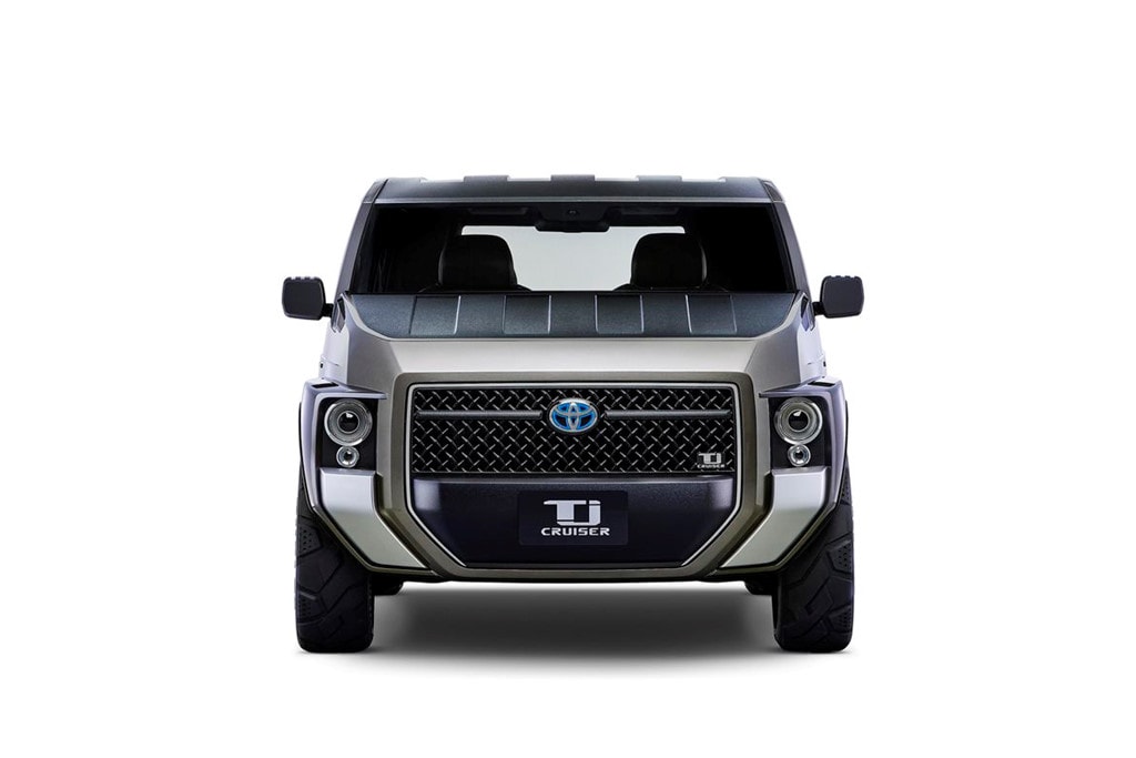 Tj Cruiser mở ra kỷ nguyên thiết kế mới của Toyota hình ảnh 3 Phần nắp ca-pô, mui và chắn bùn của Tj Cruiser đều được làm khá dày, khả năng chống xước cao và được hoàn thiện trong một lớp phủ đặc biệt chống bám bùn tốt.