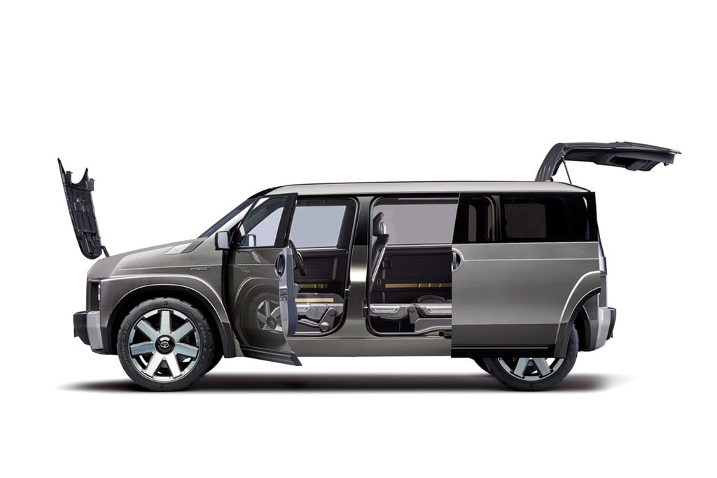 Tj Cruiser mở ra kỷ nguyên thiết kế mới của Toyota hình ảnh 4 Toyota Tj Cruiser được phát triển dựa trên cơ sở khung gầm TNGA tương tự Prius, C-HR và Camry thế hệ mới. Xe có chiều dài tổng thể 4.300 mm, rộng 1.775 mm, cao 1.620 mm và chiều dài cơ sở 2.750 mm (dài hơn Hiace 170 mm).