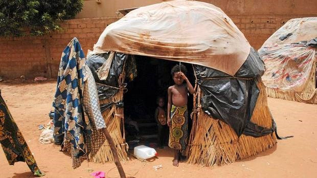 Cuộc sống nghèo khó khiến hầu hết người dân tại Niger phải sống trong những căn nhà tạm bợ như thế này. Ảnh: Printest.