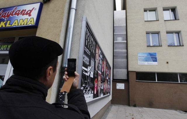 Ngôi nhà Keret House ở thủ đô Warsaw của Ba Lan chỉ rộng khoảng 92 cm - Ảnh: Reuters/BI.