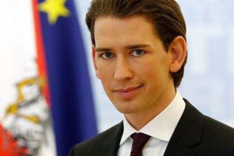  Sebastian Kurz, 31 tuổi, đã trở thành nhà lãnh đạo trẻ nhất thế giới khi đắc cử Thủ tướng Áo tháng 10/2017. Từng là Ngoại trưởng trẻ nhất nước này, ông là người ủng hộ chính sách hạn chế di dân và quán lý chặt người tị nạn. Chiến thắng của Đảng Nhân dân Bảo thủ đứng đầu bởi ông Kurz đánh dấu một thay đổi quan trọng trong chính trường Áo.