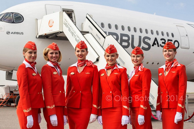 Dàn tiếp viên xinh đẹp và hùng hậu của hãng hàng không quốc gia Nga Aeroflot – hãng kế thừa hãng cùng tên có từ thời Liên Xô. Ảnh: Pinterest.
