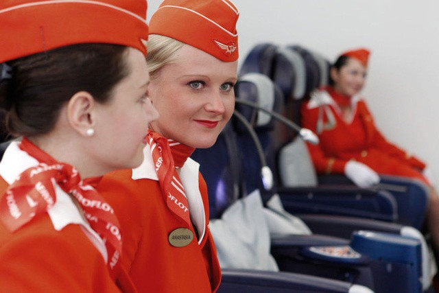 Các học viên nữ của trường hàng không Aeroflot. Ảnh: Sputnik.