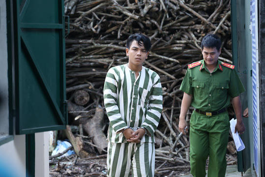 Võ Nguyễn Thanh Mến (20 tuổi) - một trong những đối tượng trực tiếp cầm mã tấu chém nạn nhân để cướp
