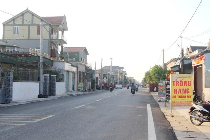 Để sở hữu một suất đất mặt đường ở xã Sơn Hải (Quỳnh Lưu), người dân phải bỏ tiền tỷ mới mua được. Ảnh: Việt Hùng