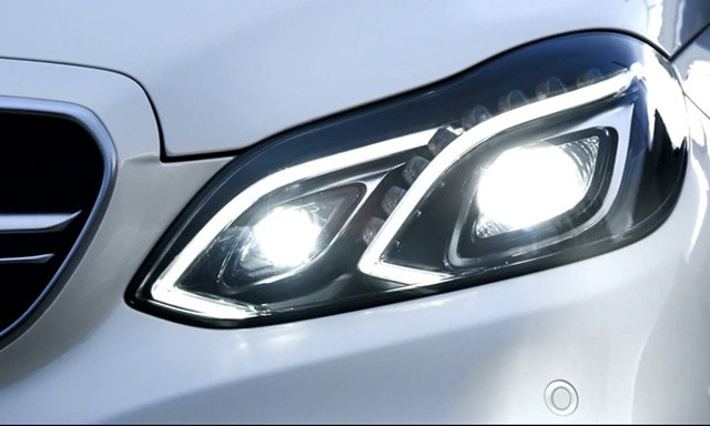Hệ thống đèn chiếu sáng trên xe Mercedes-Benz