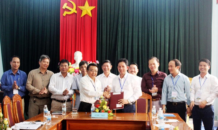 Nghệ An và Kon Tum ký kết hợp tác phát triển du lịch. Ảnh: Vương Bằng