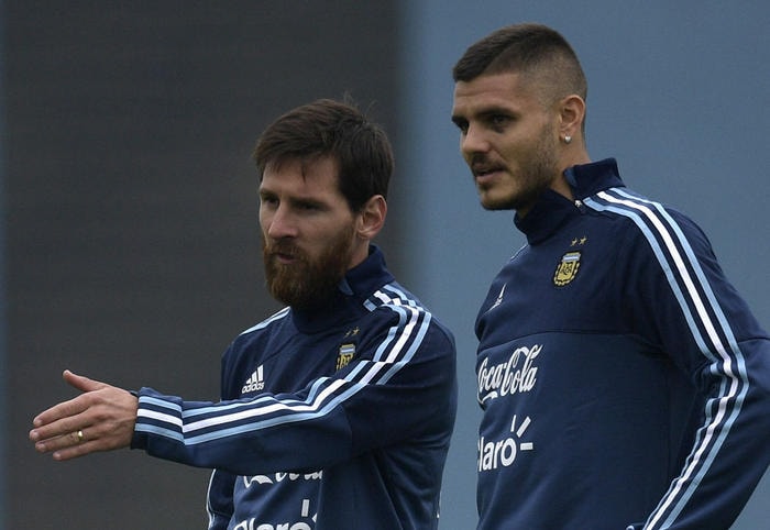 Mauro Icardi và Leo Messi trong một buổi tập tại ĐT Argentina. Ảnh: Internet