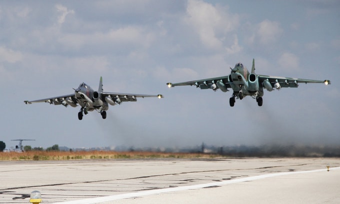 Cường kích Su-25SM3 có kích thước nhỏ gọn và chi phí vận hành rẻ, cho phép không quân Nga triển khai nhiều chuyến xuất kích mỗi ngày, thay vì chỉ một hoặc hai chuyến như cường kích Su-34. Mỗi chiếc Su-25 có thể mang 4,4 tấn vũ khí, cùng khả năng sống sót rất cao trên chiến trường.  Mẫu Su-25SM3 được tích hợp nhiều thiết bị cảm biến và cơ chế phòng thủ nâng cao, giúp chiếc cường kích mang biệt danh 