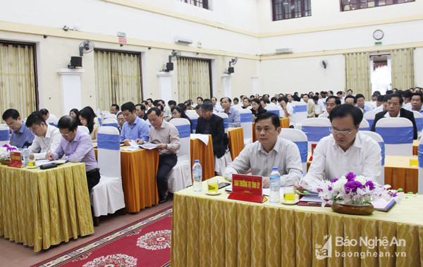 Tham gia hội nghị có các đồng chí trong Ban Thường vụ Tỉnh ủy, lãnh đạo các sở, ban, ngành cấp tỉnh và lãnh đạo các huyện, thành, thị xã. Ảnh: Mai Hoa