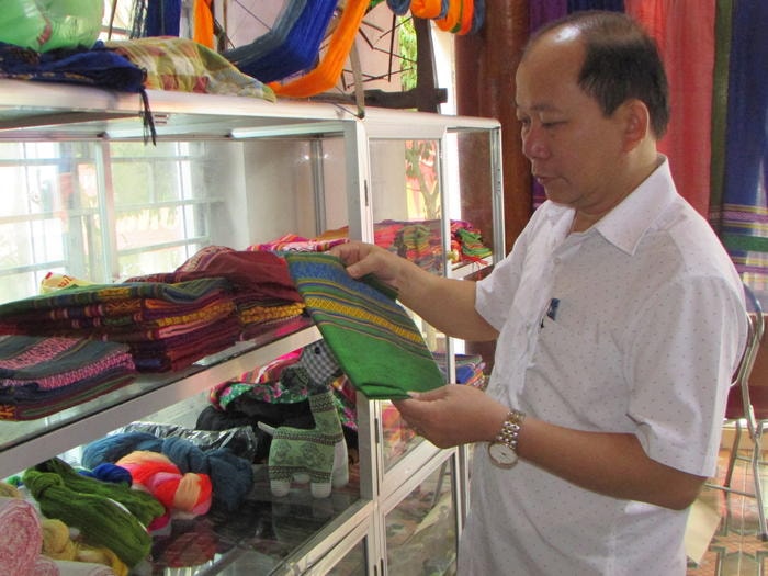 Khai trương điểm bán hàng Việt tại Con Cuông