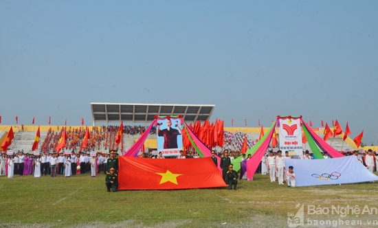 Quang cảnh lễ khai mạc đại hội thể dục thể thao huyện Diễn Châu lần thứ VIII. Ảnh: Thu Hương.