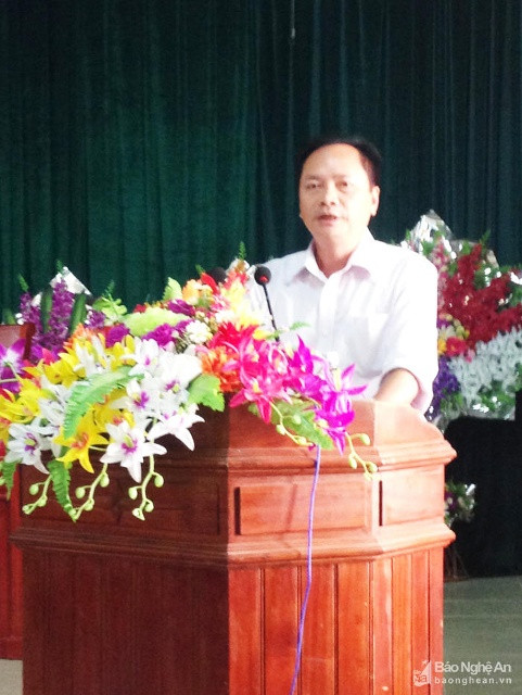 Chiều 5/10, UBND huyện Quế Phong tổ chức công bố Quyết định của Chủ tịch UBND huyện về việc bổ nhiệm Trưởng Phòng Giáo dục và Đào tạo. 