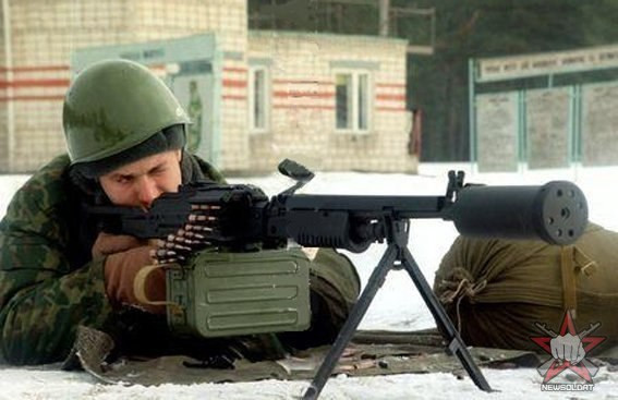 Ra đời vào năm 1999, súng máy hạng nặng AEK 999 được cho là bản cải tiến hiện đại từ khẩu đại liên PKM được sản xuất và sử dụng phổ biến từ thời Liên Xô. Nguồn ảnh: Defence.