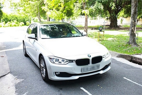 Chiếc BMW màu trắng trị giá hơn 2 tỷ đồng Chi Pu tự thưởng cho mình.
