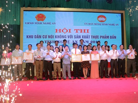 Hội thi “Khu dân cư nói không với sản xuất thực phẩm bẩn” năm 2017 đã diễn ra thành công tốt đẹp. 