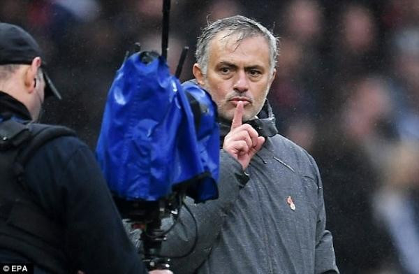 HLV Mourinho: “Bình tĩnh, đừng kích thích quá. Hãy thư giãn đi!”: Ảnh: Internet