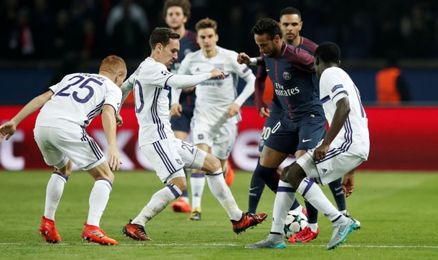 Việc Neymar vượt qua Kaka chỉ là vấn đề thời gian.