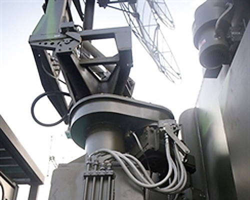 Được biết, hệ thống radar lần đầu tiên ra mắt tại Triển lãm Thành tựu kinh tế - xã hội 2015 diễn ra từ cuối tháng 8 đến đầu tháng 9/2015 tại Hà Nội. Hệ thống VRS-2DM là đài radar 2D cảnh giới bắt thấp, cơ động cao dùng để cảnh giới vùng trời quốc gia và cung cấp thông tin cho các tổ hợp tên lửa phòng không.