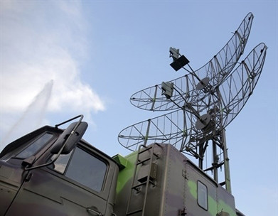 VRS-2DM là đài radar cảnh giới tầm trung sóng mét 2 tọa độ (2D), dùng để phát hiện các mục tiêu trên không trong vùng phủ sóng của đài và cung cấp thông tin cho các tổ hợp tên lửa phòng không.