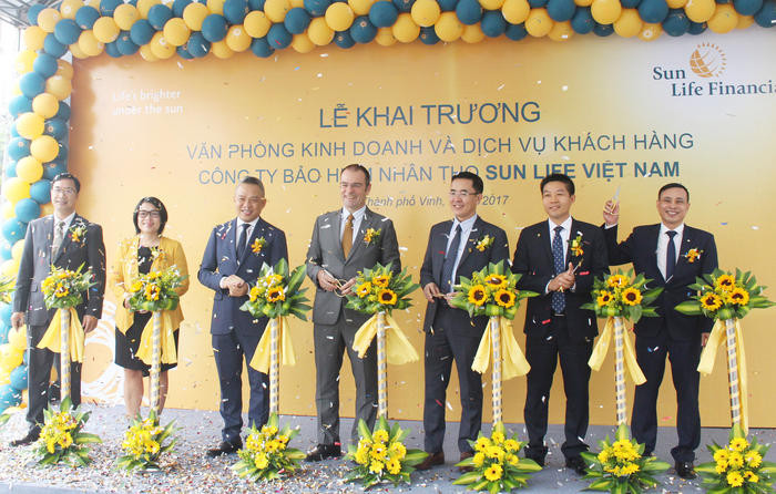 Sun Life Việt Nam khai trương Văn phòng Kinh doanh và Dịch vụ Khách hàng tại tỉnh Nghệ An. Ảnh: Đinh Nguyệt