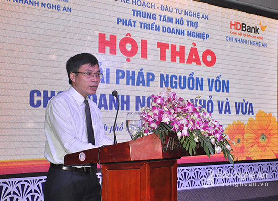 Ông Trần Văn Tần - Phó Vụ trưởng Vụ Tín dụng các ngành kinh tế, NHNN phát biểu tại hội thảo. Ảnh: TC