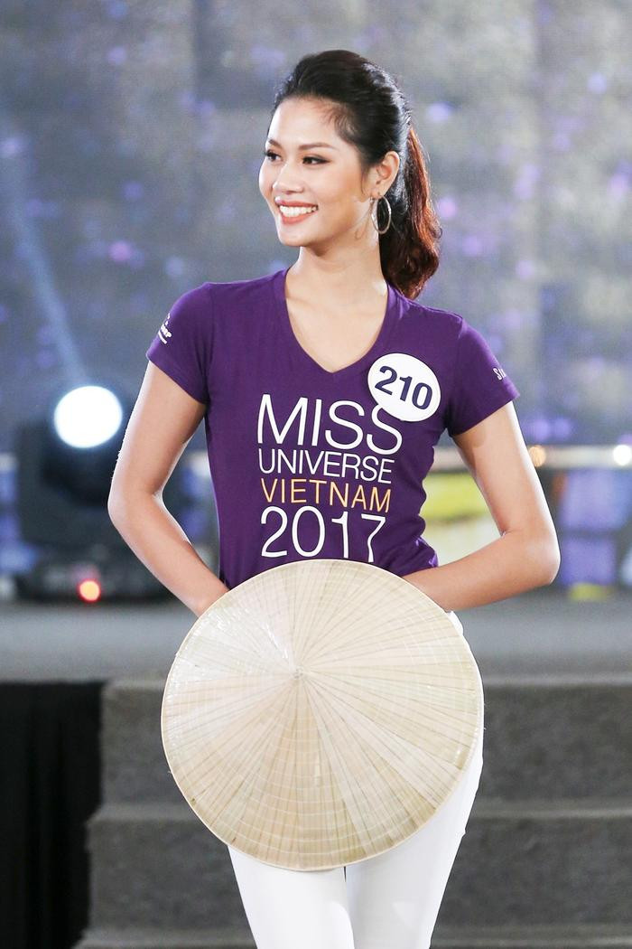 Người đẹp Nam Đàn là cái tên “bí ẩn” tại cuộc thi Hoa hậu Hoàn vũ năm nay. Ảnh: MUV