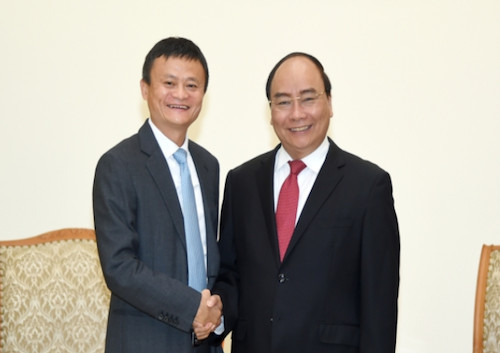 Thủ tướng Nguyễn Xuân Phúc tiếp tỷ phú Jack Ma sáng 6/11. Ảnh: VGP/Quang Hiếu