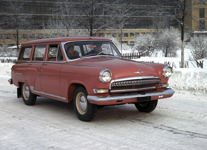 Xe wagon GAZ-22 Volga.