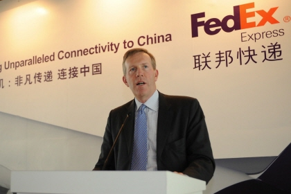 David L. Cunningham - Chủ tịch kiêm Giám đốc điều hành FedEx Express.