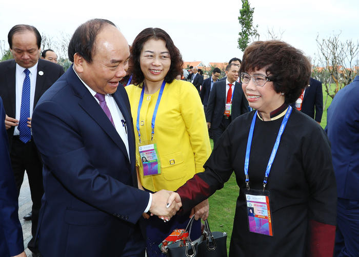 Bà Thái Hương gặp gỡ Thủ tướng Chính phủ bên lề Hội nghị thượng đỉnh APEC 2017. Ảnh: P.V
