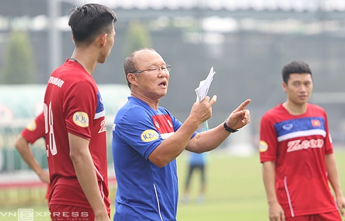 hlv-park-hang-seo-muon-cac-tuyen-thu-khong-tin-dong-doi