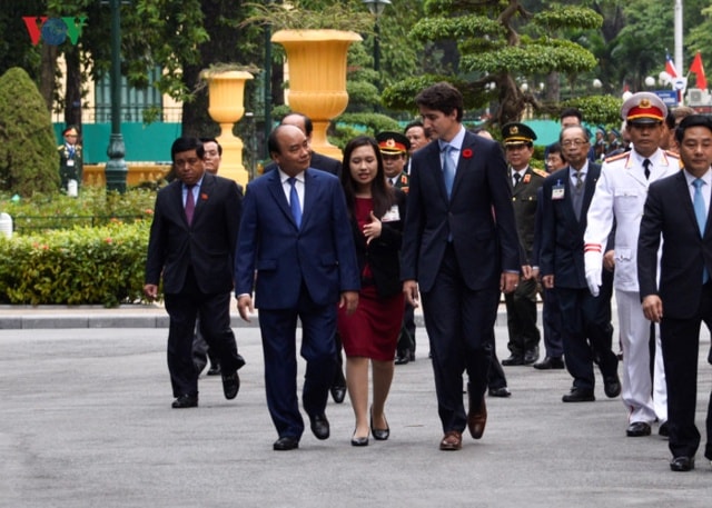 Việt Nam và Canada thiết lập quan hệ ngoại giao vào năm 1973. Hai nước đã ký Ý định thư nhằm củng cố và thúc đẩy quan hệ hai nước vào năm 2014. Hai năm sau đó, hai bên đã nhất trí thúc đẩy quan hệ trên 7 lĩnh vực mà Ý định thư đã đề cập, đặc biệt là thương mại - đầu tư, giáo dục - đào tạo.